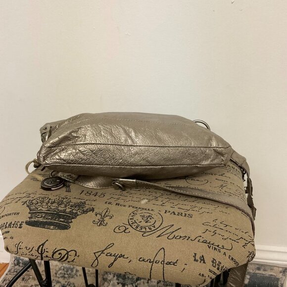 The Sak Leather Crossbody Metallic Shoulder Bag Purse Zip Pockets Gold - Picture 4 of 5